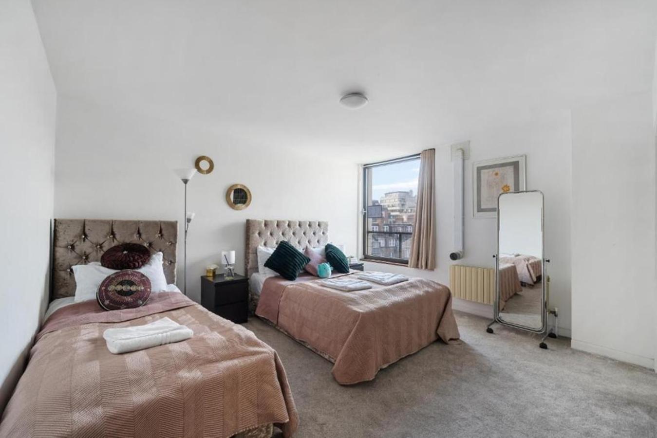 Luxurious In Mayfair Apartment