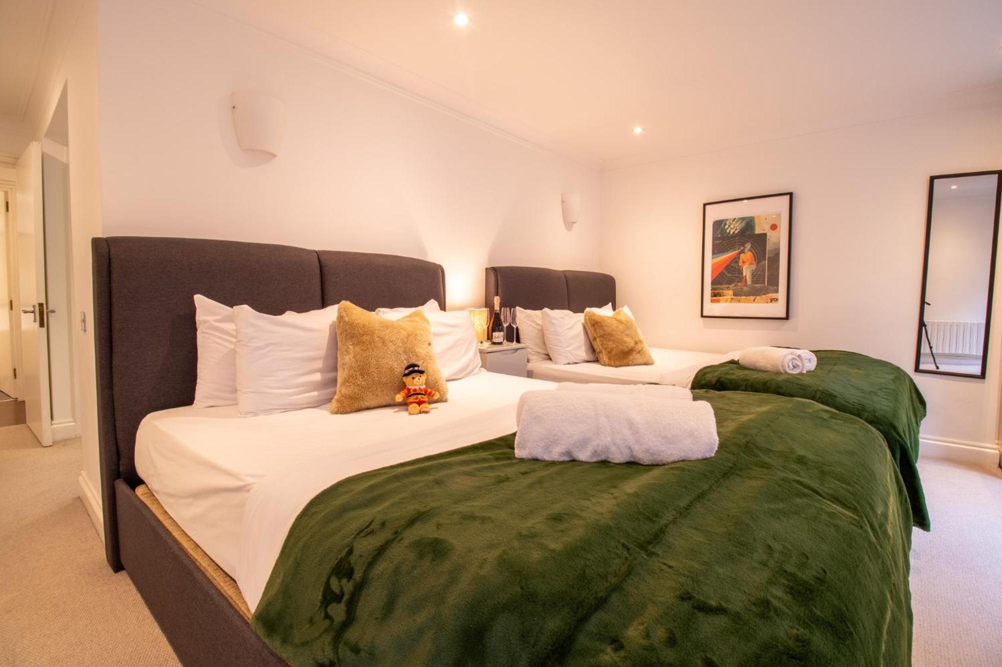 Luxurious In Mayfair Apartment